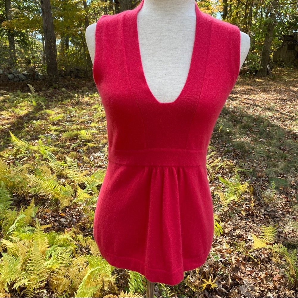 J. CREW SWEATER V-NECK RED CASHMERE XS Fit SLEEVELESS CELESTE